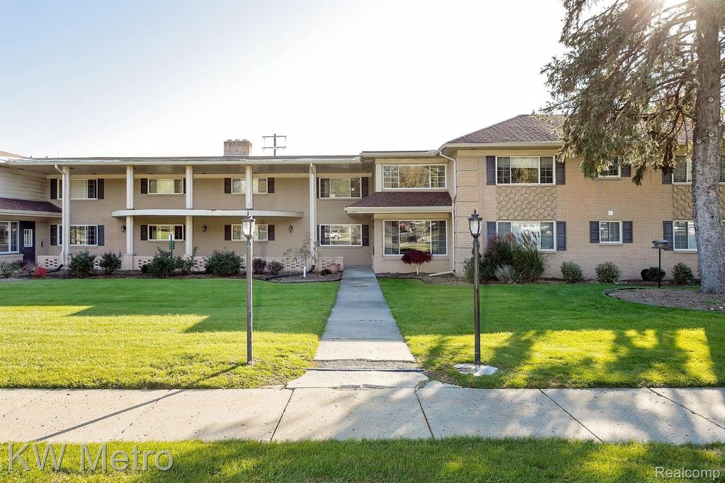 2377 Walton Boulevard 11, Rochester Hills city