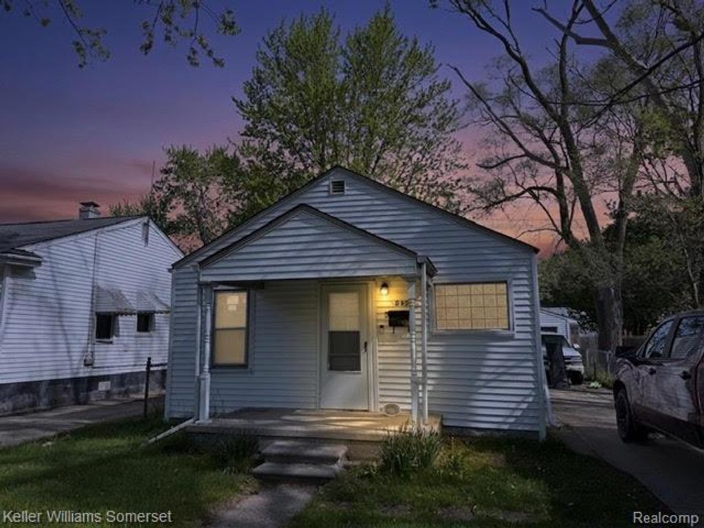 8499 Chapp Avenue, Warren city
