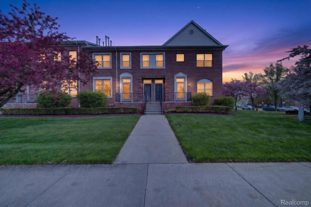 43027 Strand Drive, Sterling Heights