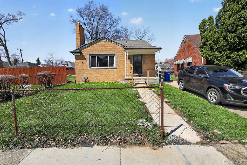 220 W Montana Street, Highland Park