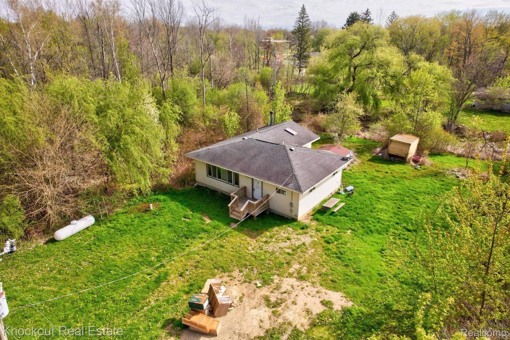 4539 Anderson Boulevard, Dayton township