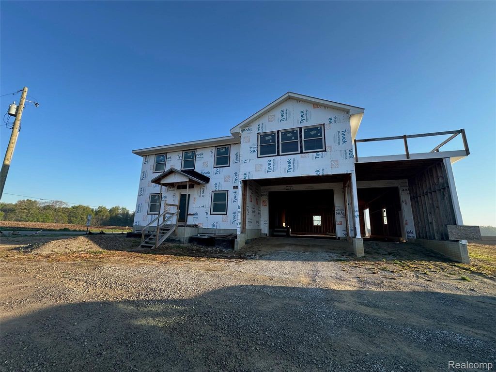 7988 Layton Road, Handy township