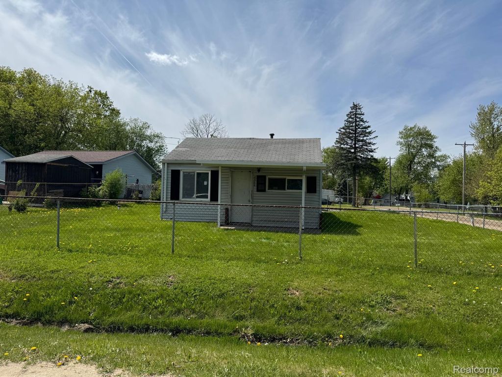8325 Walter Street, Genesee charter township