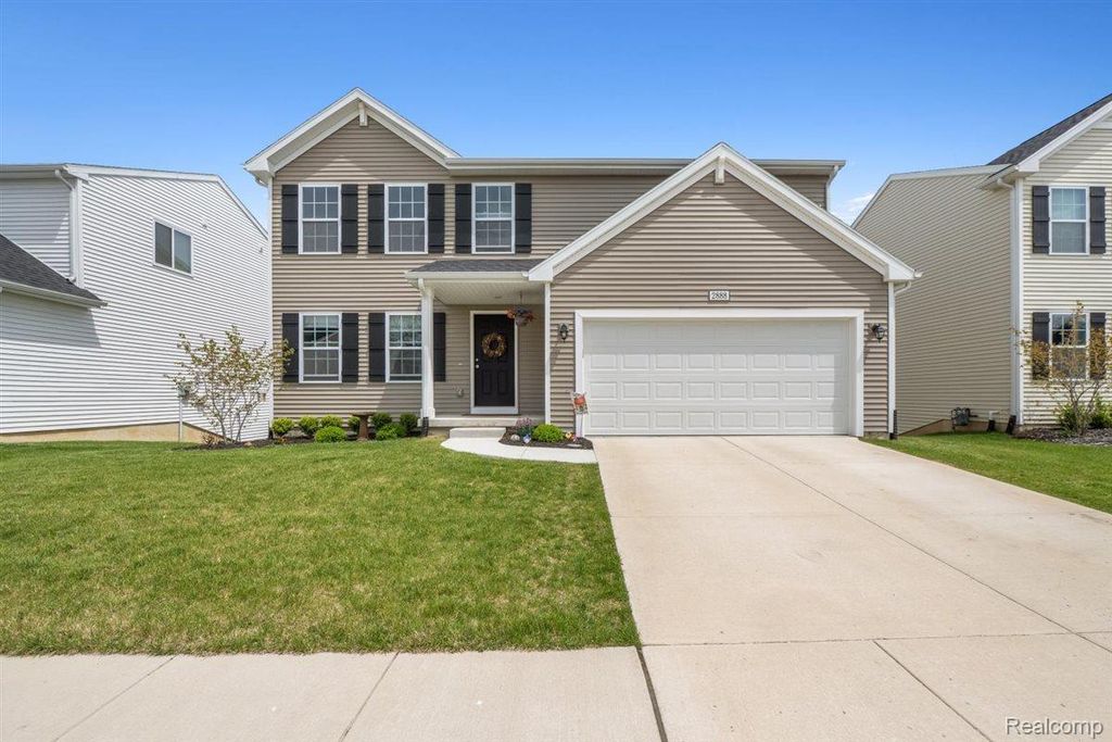 2888 Sycamore River Drive, Handy township