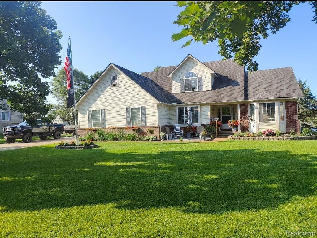 221 Maplewood Drive, Clarkston