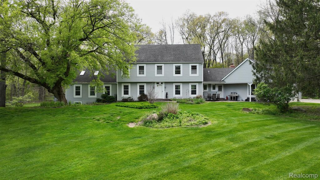 10300 Clark Road, Springfield charter township