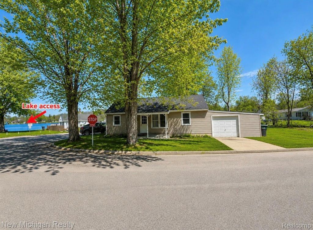 300 Georgia Drive, Elba township