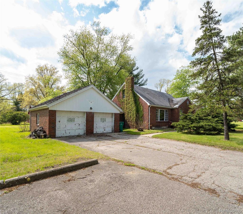 9282 Wayne Road, Romulus