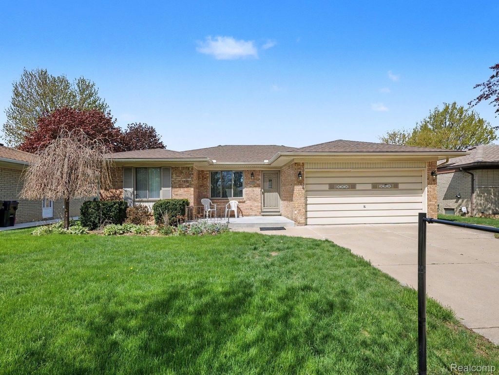 39629 Edgemont Drive, Sterling Heights