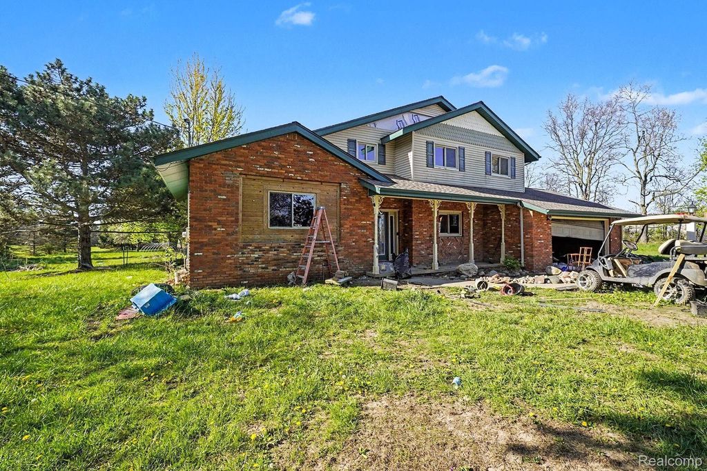 7255 Lahring Road, Argentine township