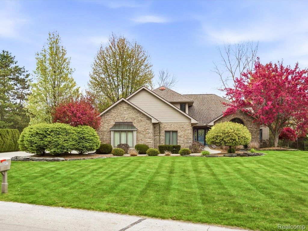 2837 Shorewood Boulevard, Fort Gratiot charter township