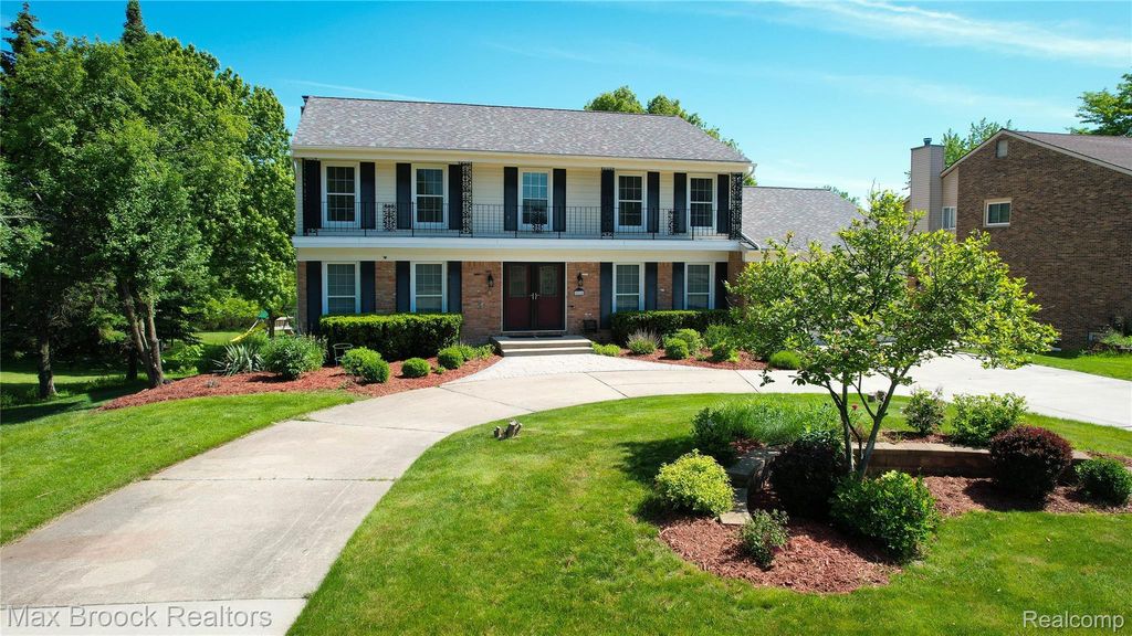 5415 White Hall Circle Circle, West Bloomfield charter township
