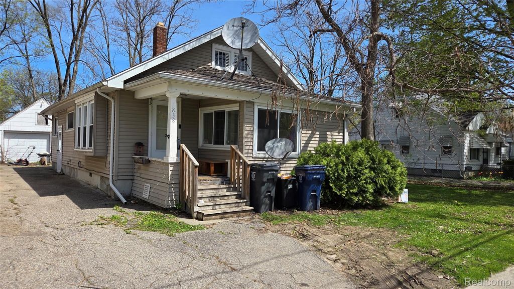 838 Clinton Street, Flint city