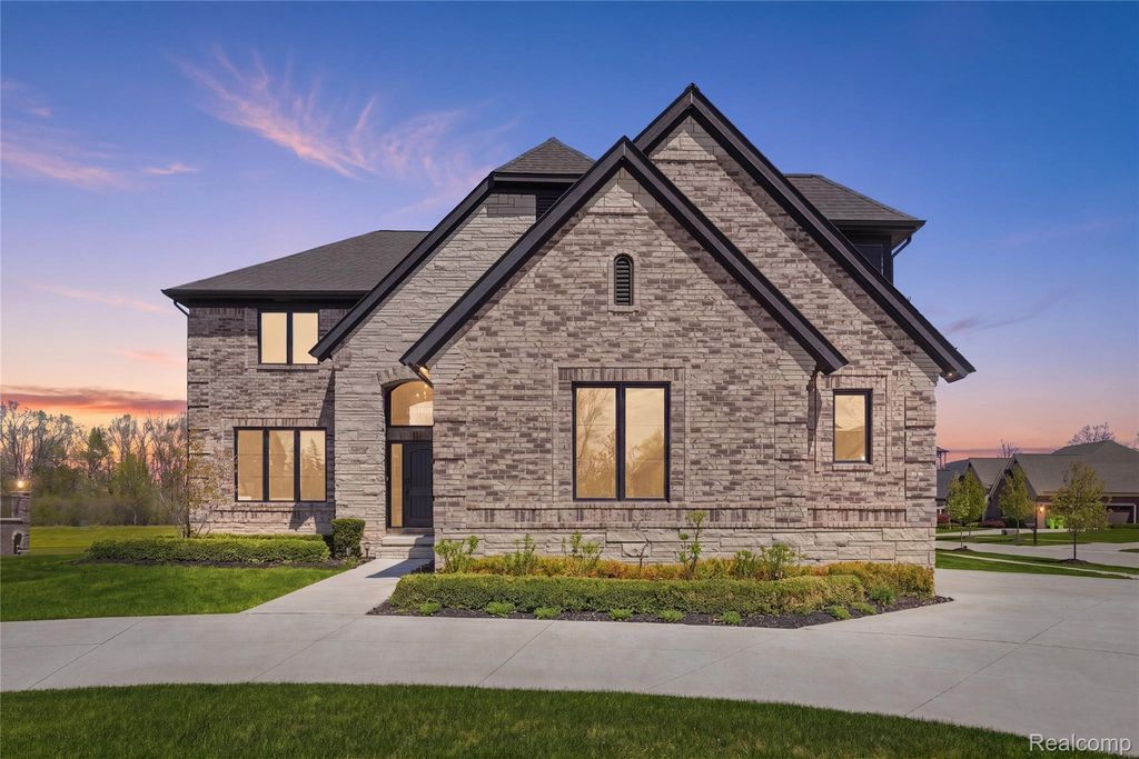 11963 Forest Brook Drive, Washington township