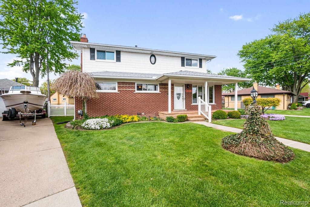 21223 Briar Court, St. Clair Shores