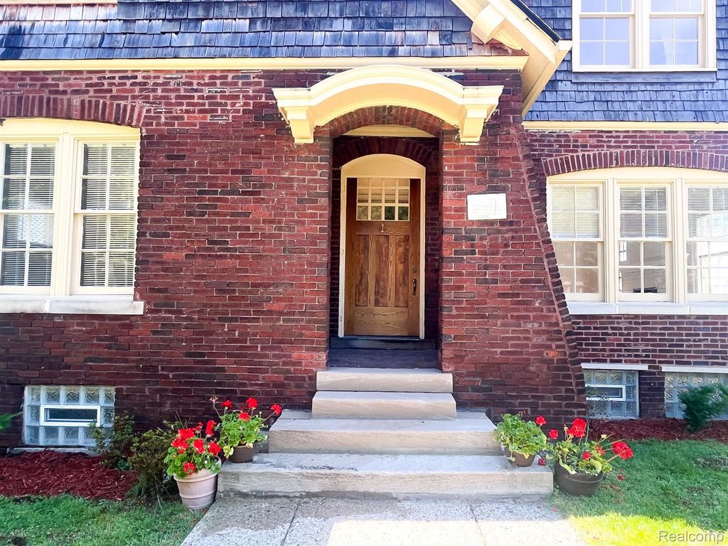 488 Parkview Drive, Detroit city