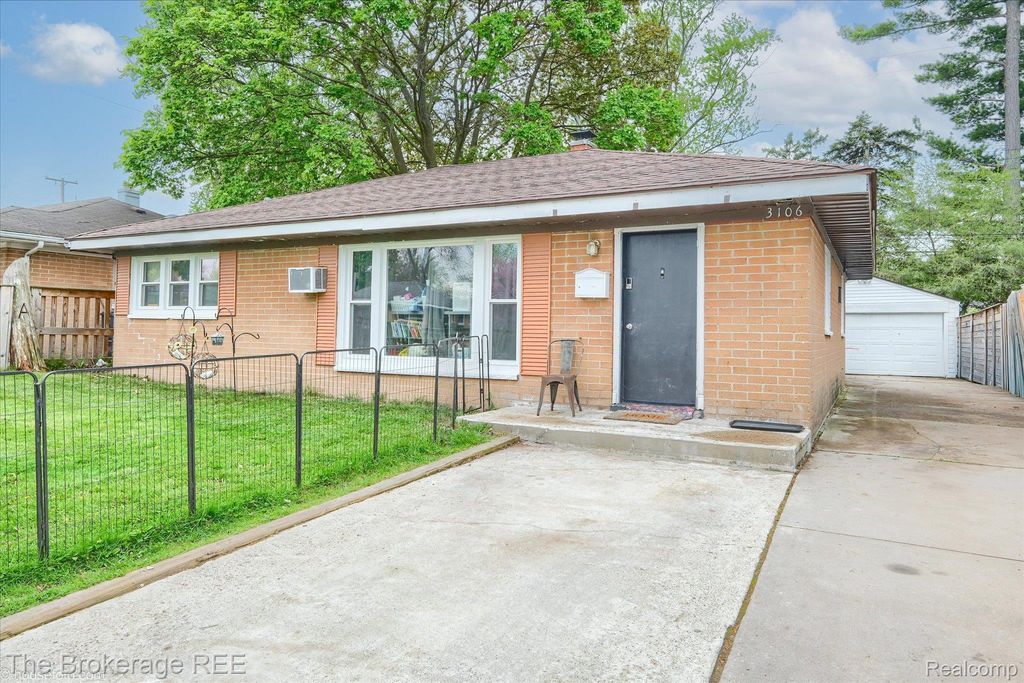 3106 Cherokee Avenue, Flint city
