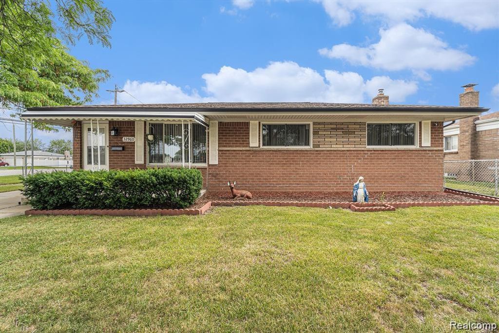 32960 Oakview Drive, Warren city