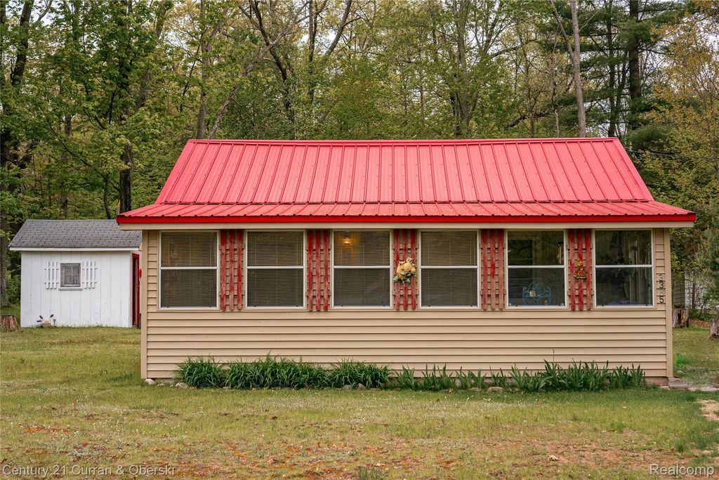 3385 Woods Road, Hayes township
