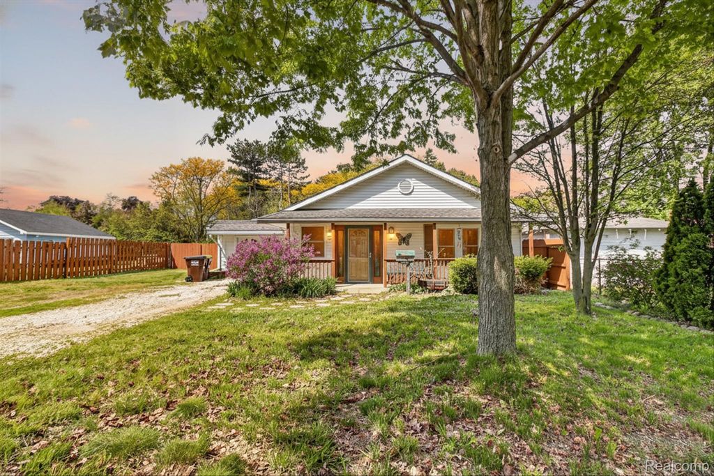 50 Clarence Street, Belleville city