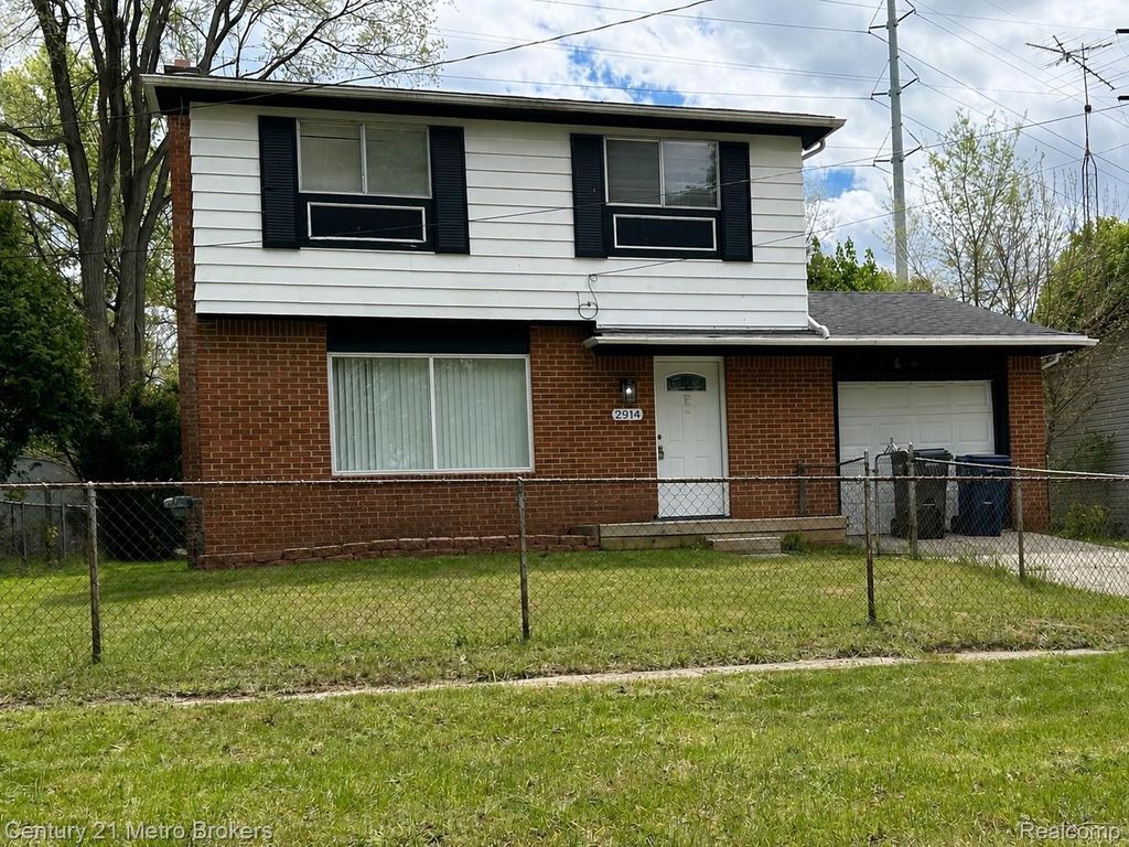 2914 E Pierson Road, Flint city
