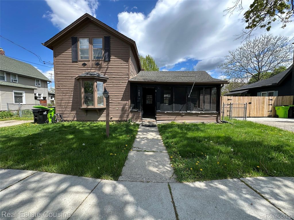 105 S Pine Street, Fenton city