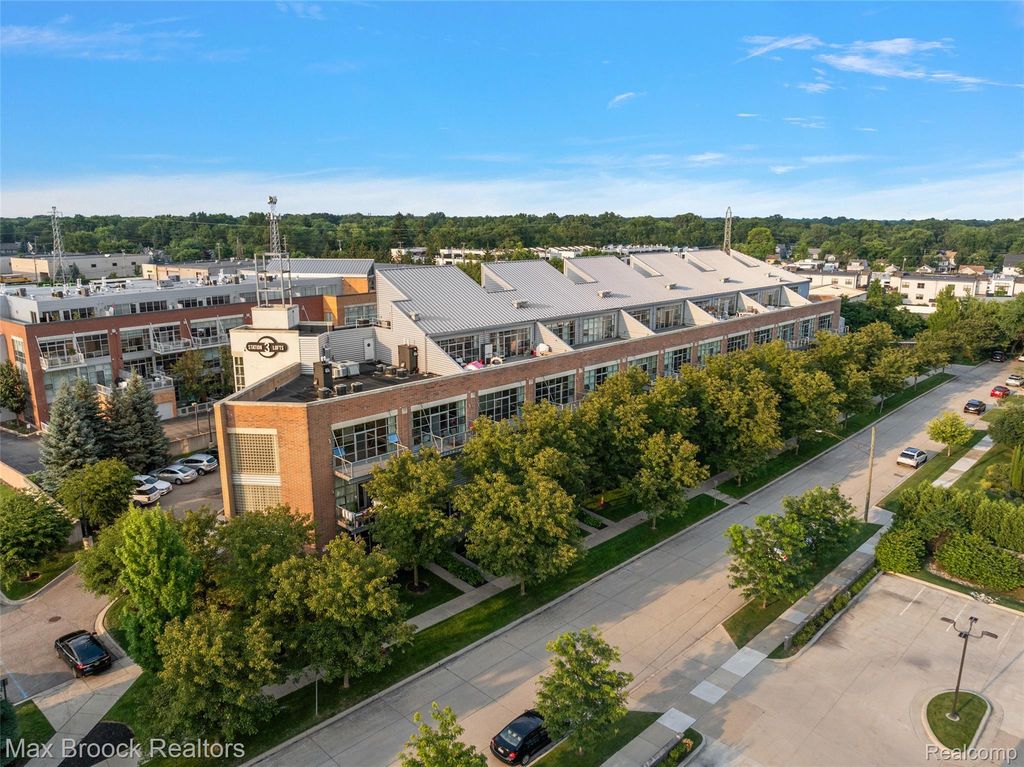 333 E Parent Avenue 28, Royal Oak