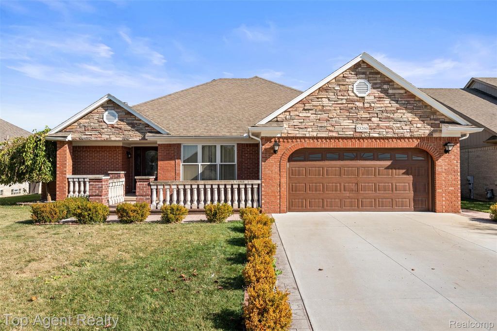 53260 Villa Rosa Drive, Macomb