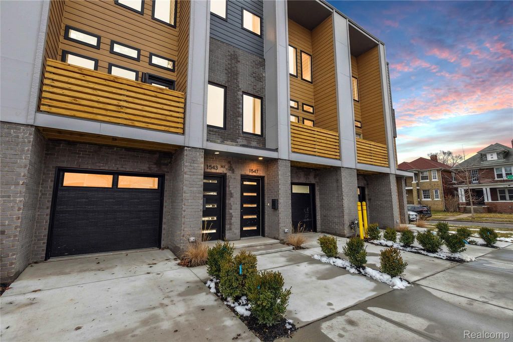 1703 Pallister 30, Detroit city