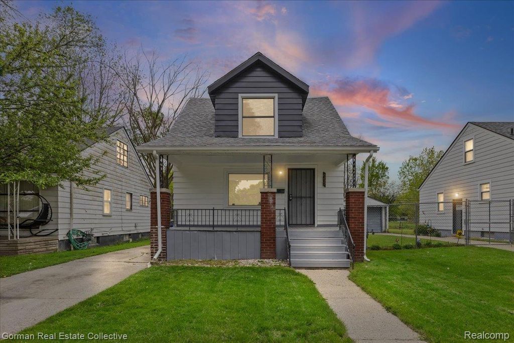 8227 Saint Marys Street, Detroit