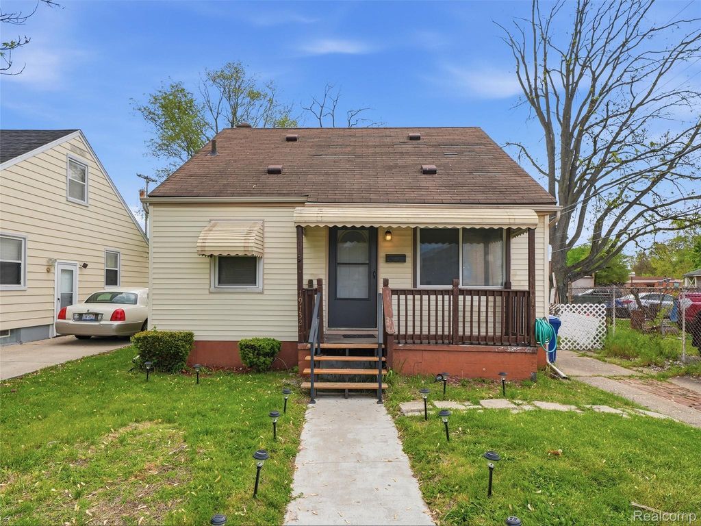 19132 Glenmore, Redford charter township