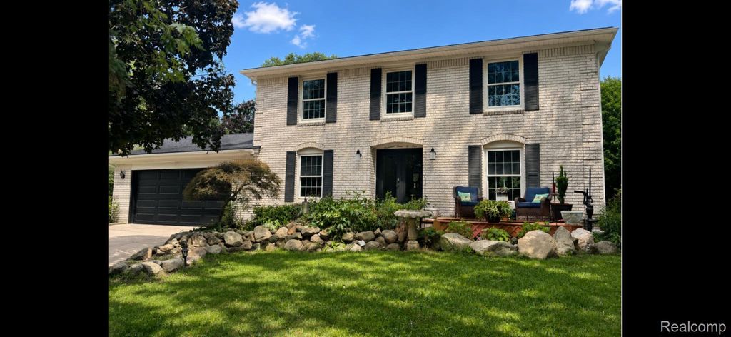 17301 Donohue Road, Unadilla township