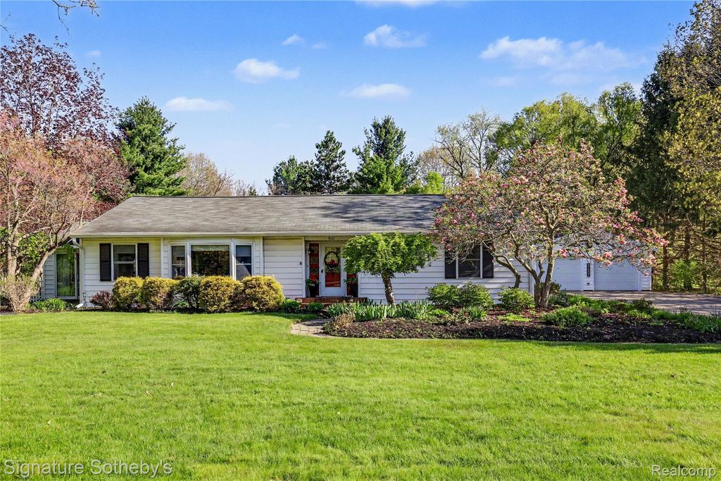 610 W Ellis Avenue, Belding city