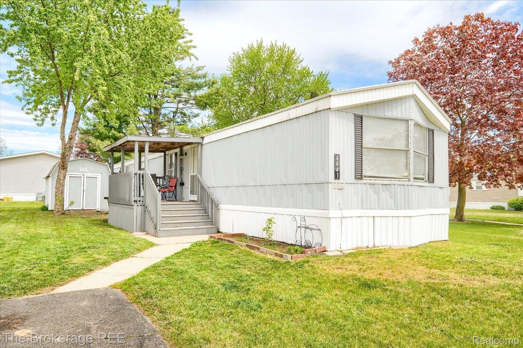 4441 Beechwood, Brandon charter township