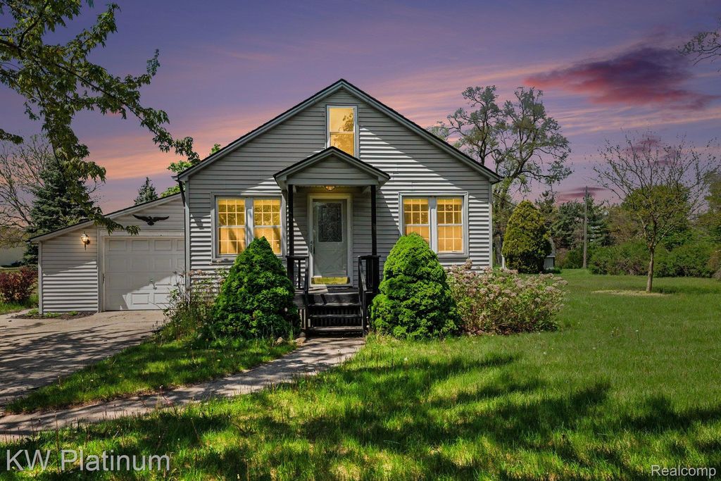 47611 Burton Drive, Shelby charter township