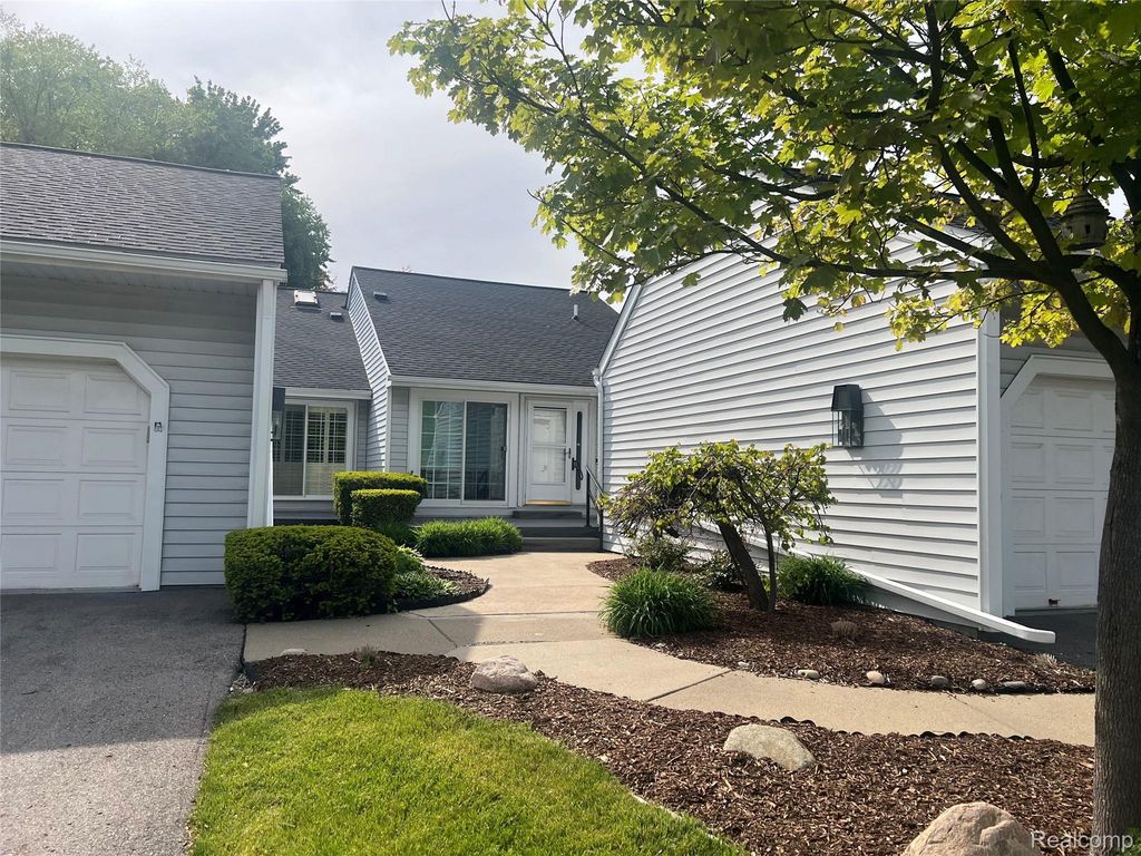 3591 Port Cove Drive 55, Waterford charter township