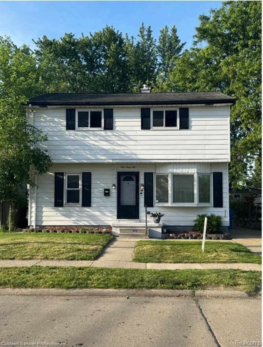 142 E Dallas Avenue, Madison Heights city
