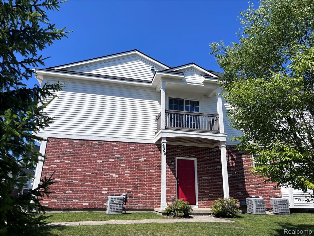 2604 Riversedge Drive 10, Saline township
