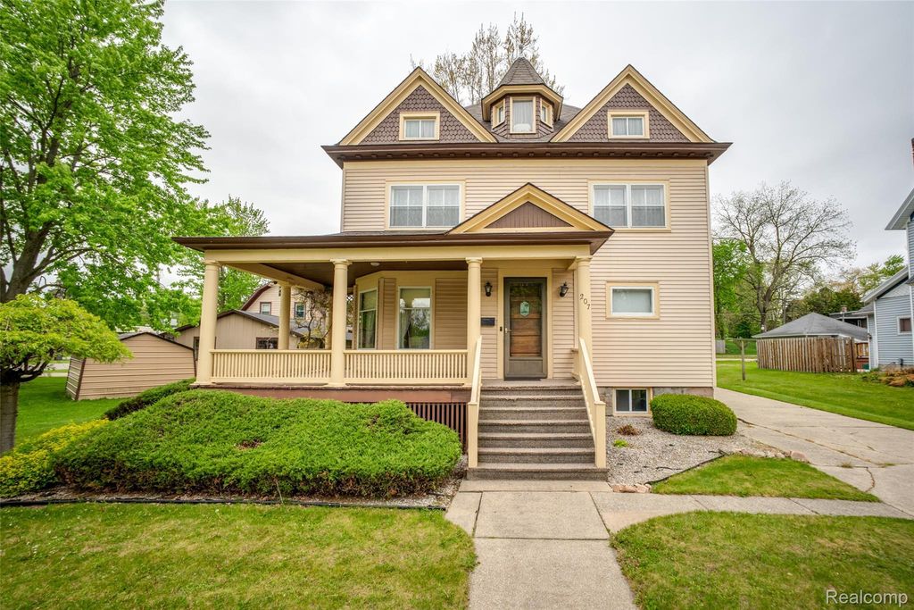 207 N Pine River Street, Ithaca city
