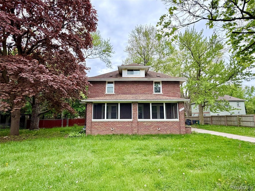 1331 South Boulevard W, Troy city