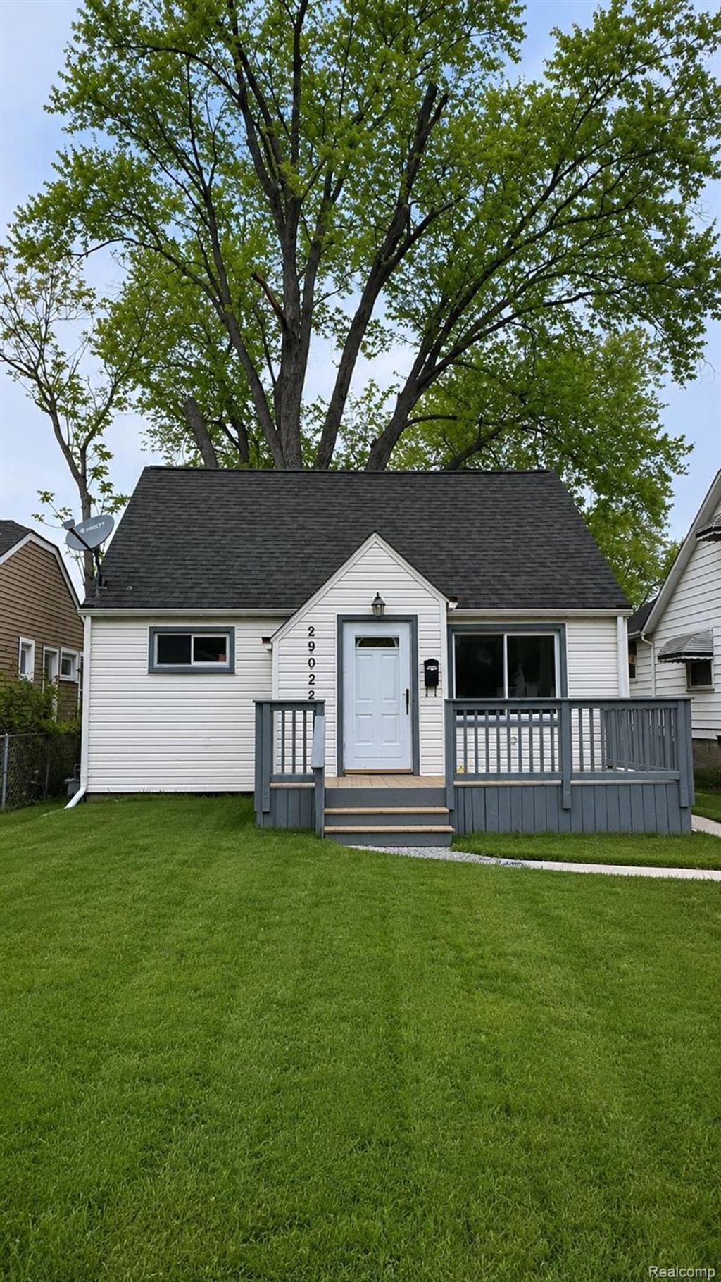 29022 John Hauk Street, Garden City city