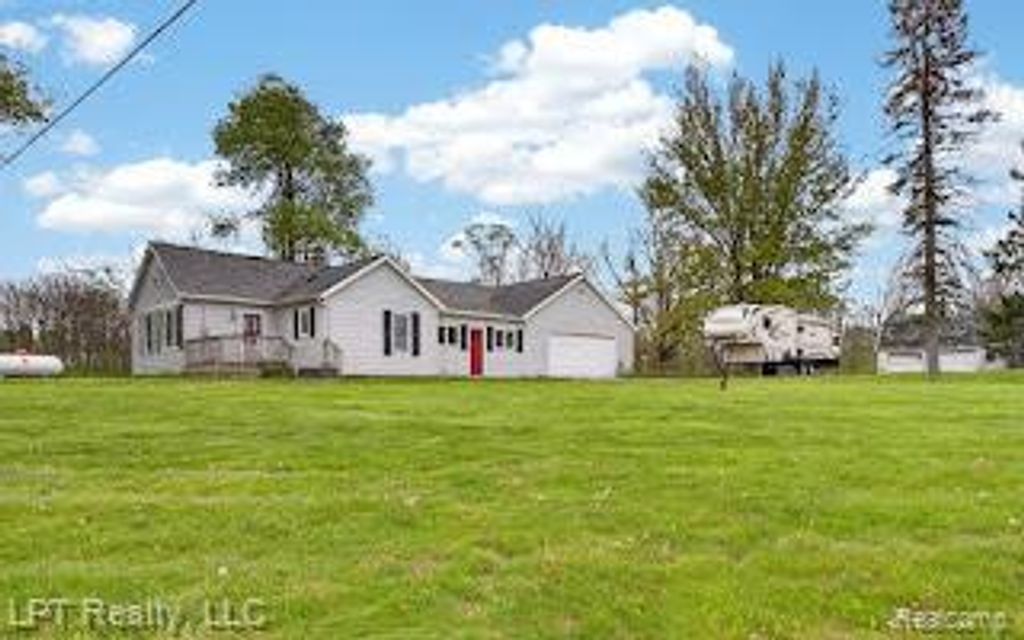 12384 Hill Road, Atlas township