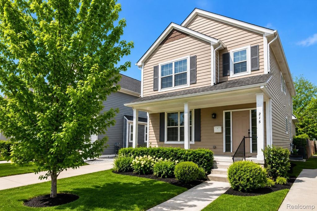 215 La Plaza Court, Royal Oak city