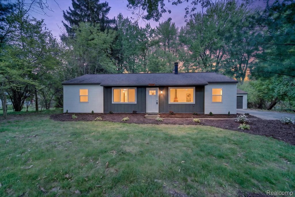 1609 Gilcrest Avenue, East Lansing