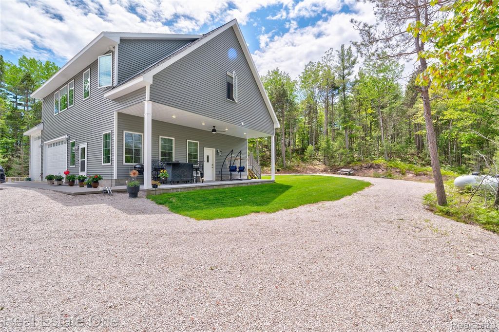 251 S Lake Michigan Rd S, Doyle township