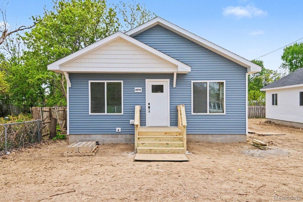 6056 Pearl Street, Burton city