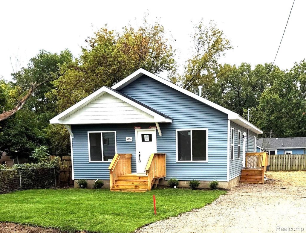 6056 Pearl Street, Burton