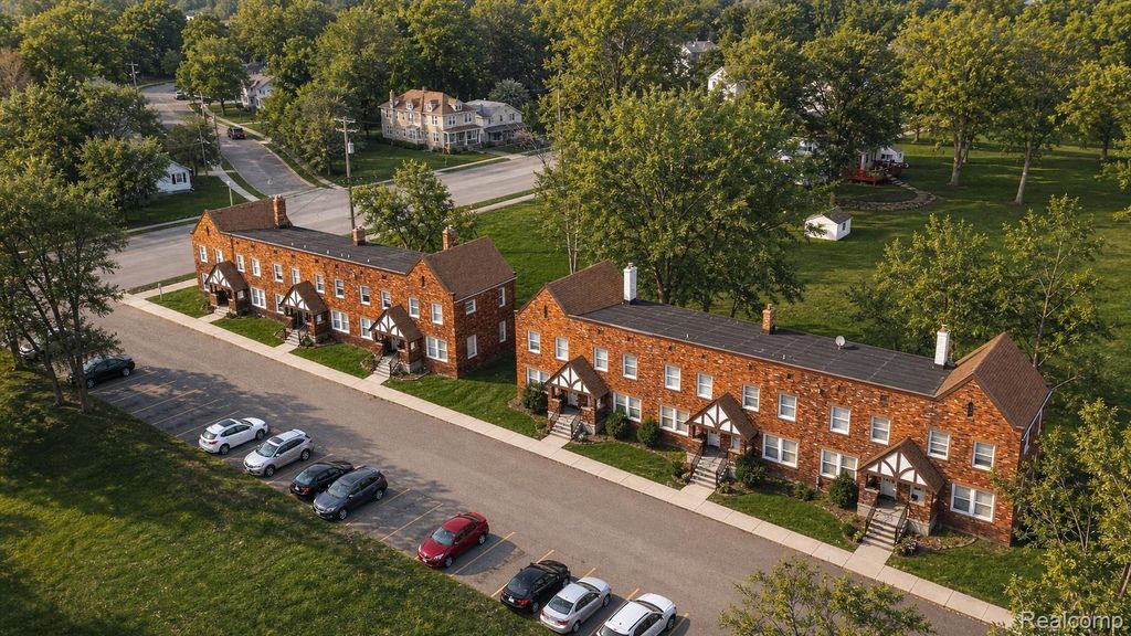 25 Maynard Court, Pontiac city