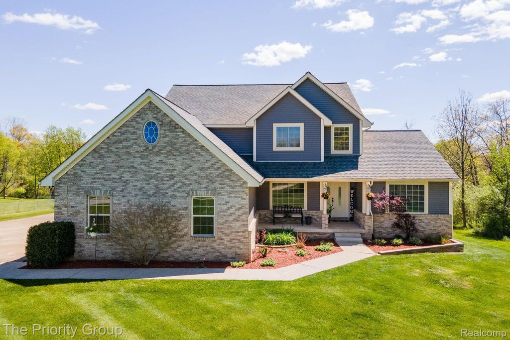 10270 County Line Road, Ortonville