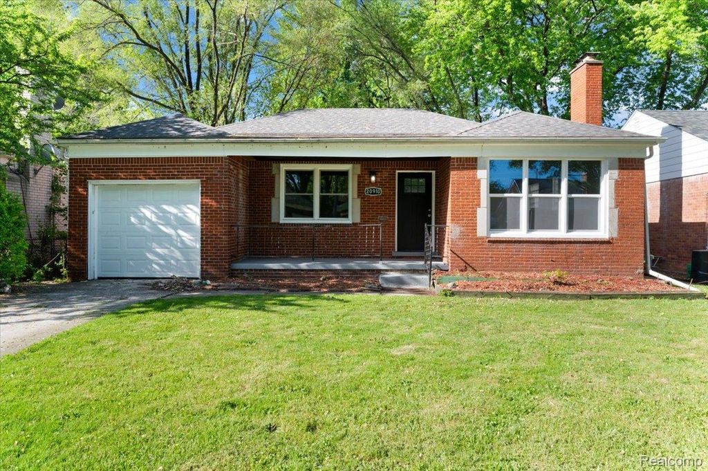 20910 Van Antwerp, Harper Woods city